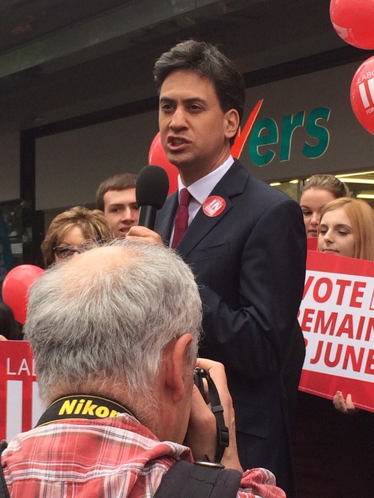 RedEverywhereUK's tweet photo. #LabourBattleBus made a stop in #Doncaster today with @Ed_Miliband @jeremycorbyn and @rosiewinterton #EUreferendum https://t.co/DEqyEnJrFN
