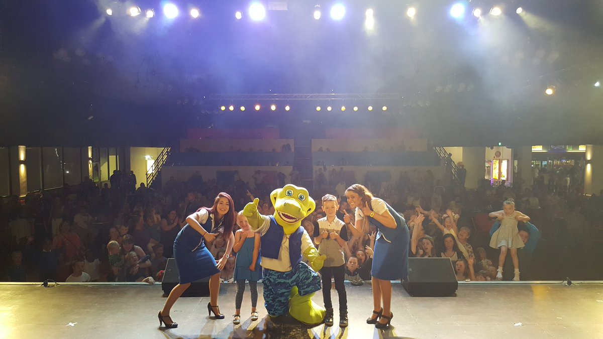 PrestatynBlues's tweet photo. Brilliant fun with Captain Croc tonight for party time! #CaptainCroc #Selfie #PAP #PartyTime https://t.co/jdt020IBZG