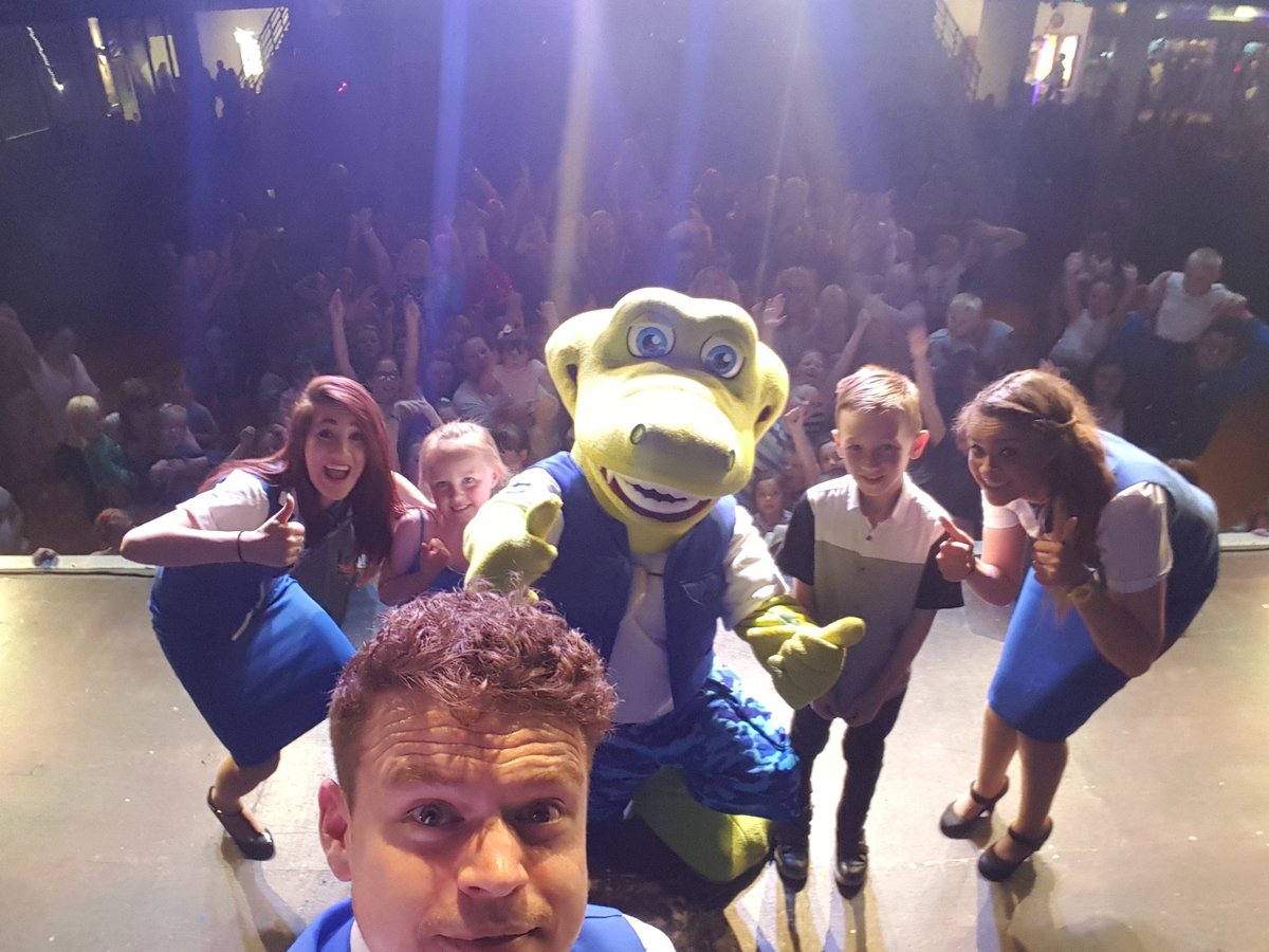 PrestatynBlues's tweet photo. Brilliant fun with Captain Croc tonight for party time! #CaptainCroc #Selfie #PAP #PartyTime https://t.co/jdt020IBZG