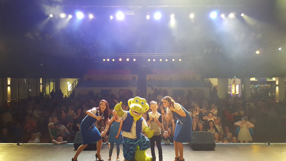 PrestatynBlues's tweet photo. Brilliant fun with Captain Croc tonight for party time! #CaptainCroc #Selfie #PAP #PartyTime https://t.co/jdt020IBZG