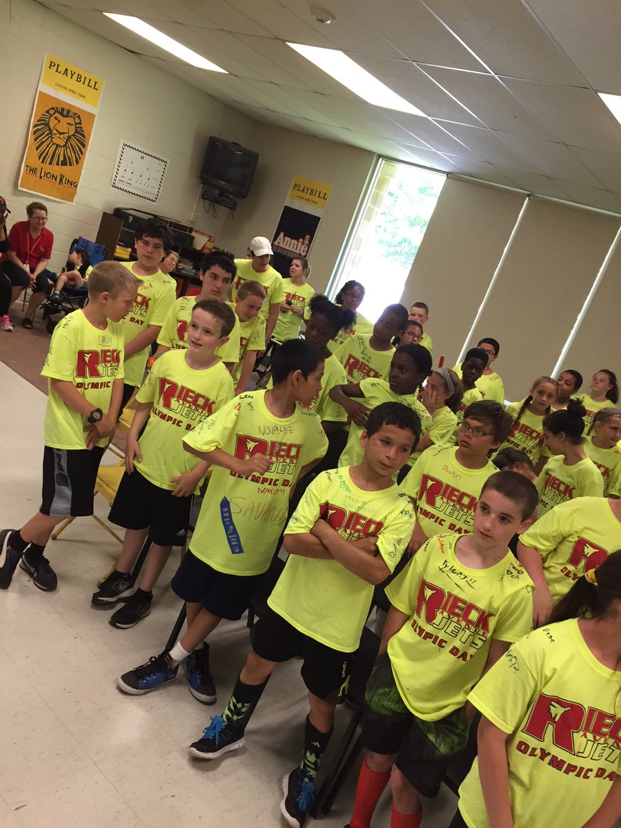 WittmannPreK's tweet photo. Very emotional day. Our Ty's last day and the whole 5th came to say bye #rieckjets #differencesareawesome https://t.co/su0v7x2K6K