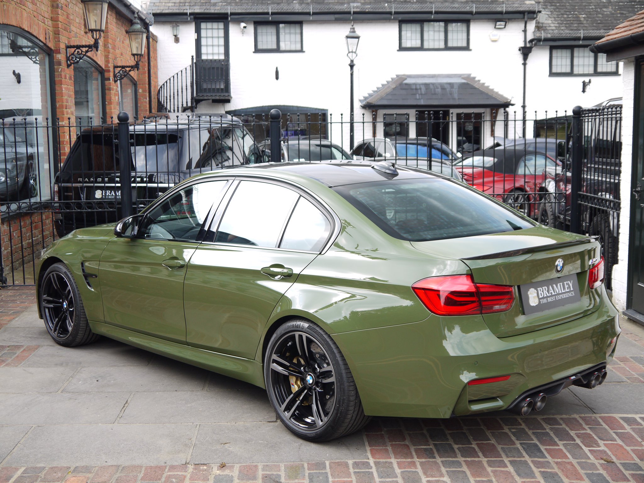 BMW f10 зеленая