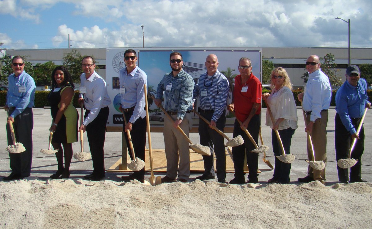TheWeitzCompany's tweet photo. #WeitzFL broke grnd on latest DT W. Palm Beach project: new FL 4th Dist. Court of Appeal Courthouse &amp; Prkng Garage. https://t.co/nB5QXWl2qj