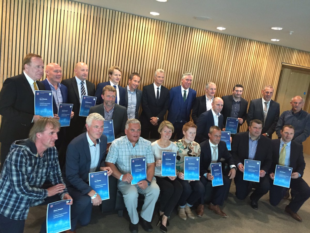 sueronan's tweet image. Delighted to at last receive my #UEFA #PROLICENCE tonight with my fellow participants 👍🏻 @GleesonEileen @FAICoachEd