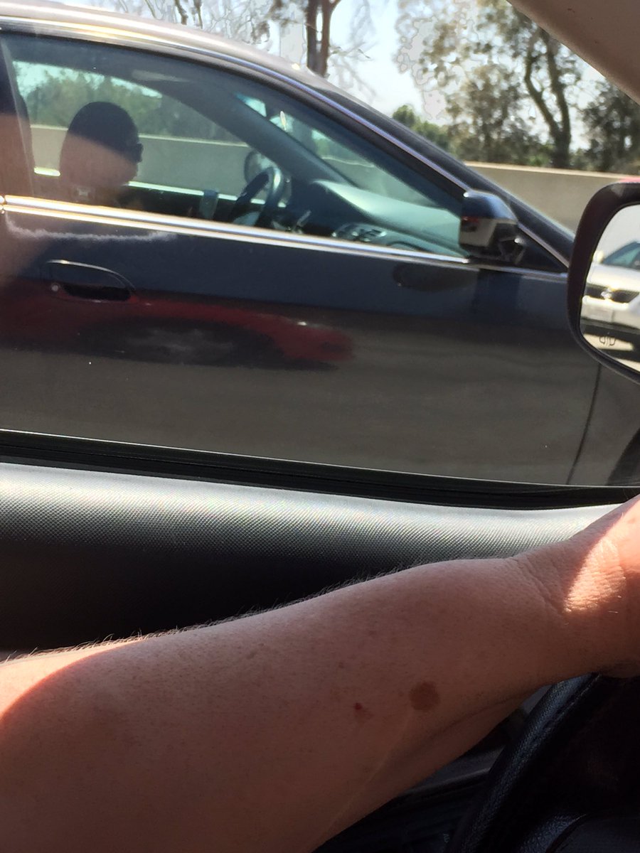 TextingAndDriv3's tweet image. First pic of the day