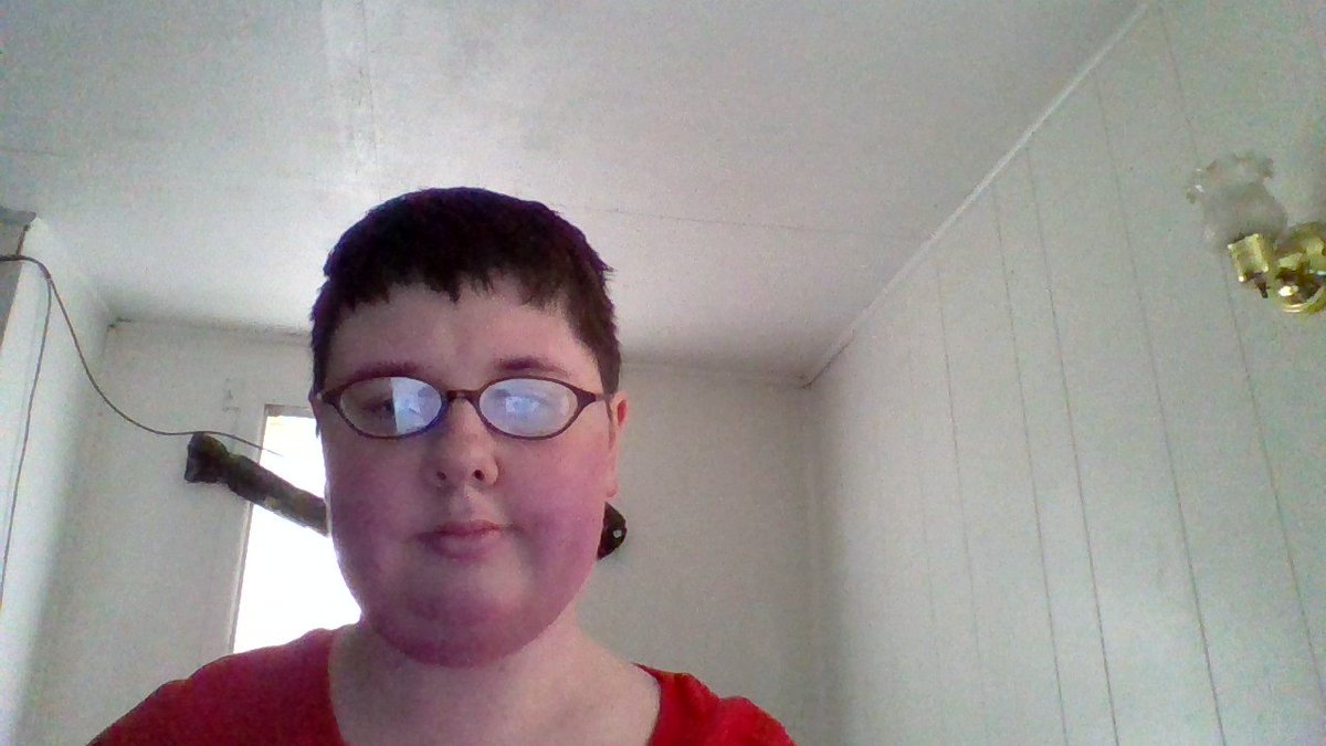 mangle331's tweet image. me (irl) I'm an agender person pronouns preferred they/'them