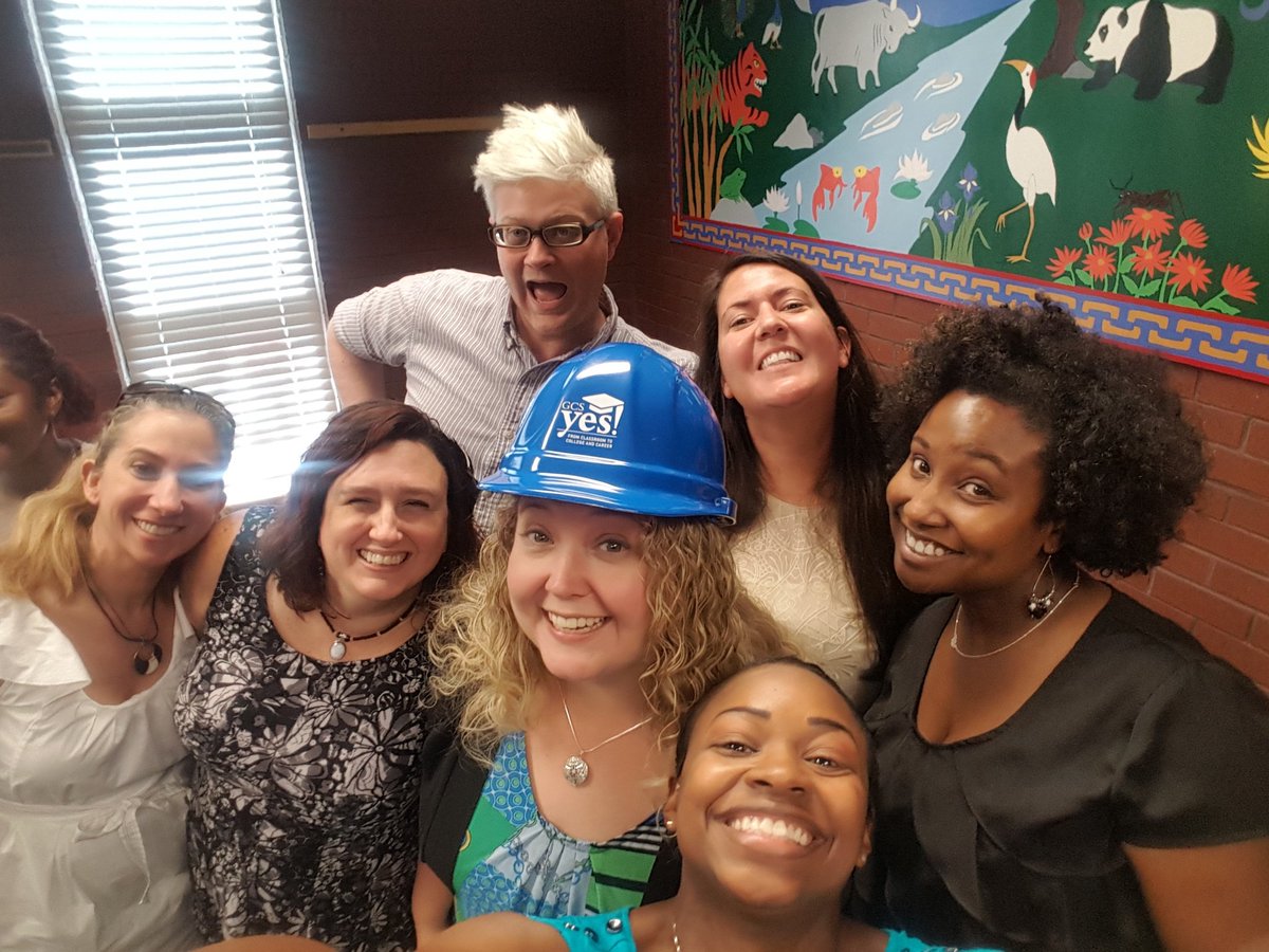 aneWedu's tweet photo. Caught with @ThePLEFs Hard Hat winner @geoPLEF ! Well deserved! #gcshardhat  #justplefin https://t.co/ytuMjiZHJp