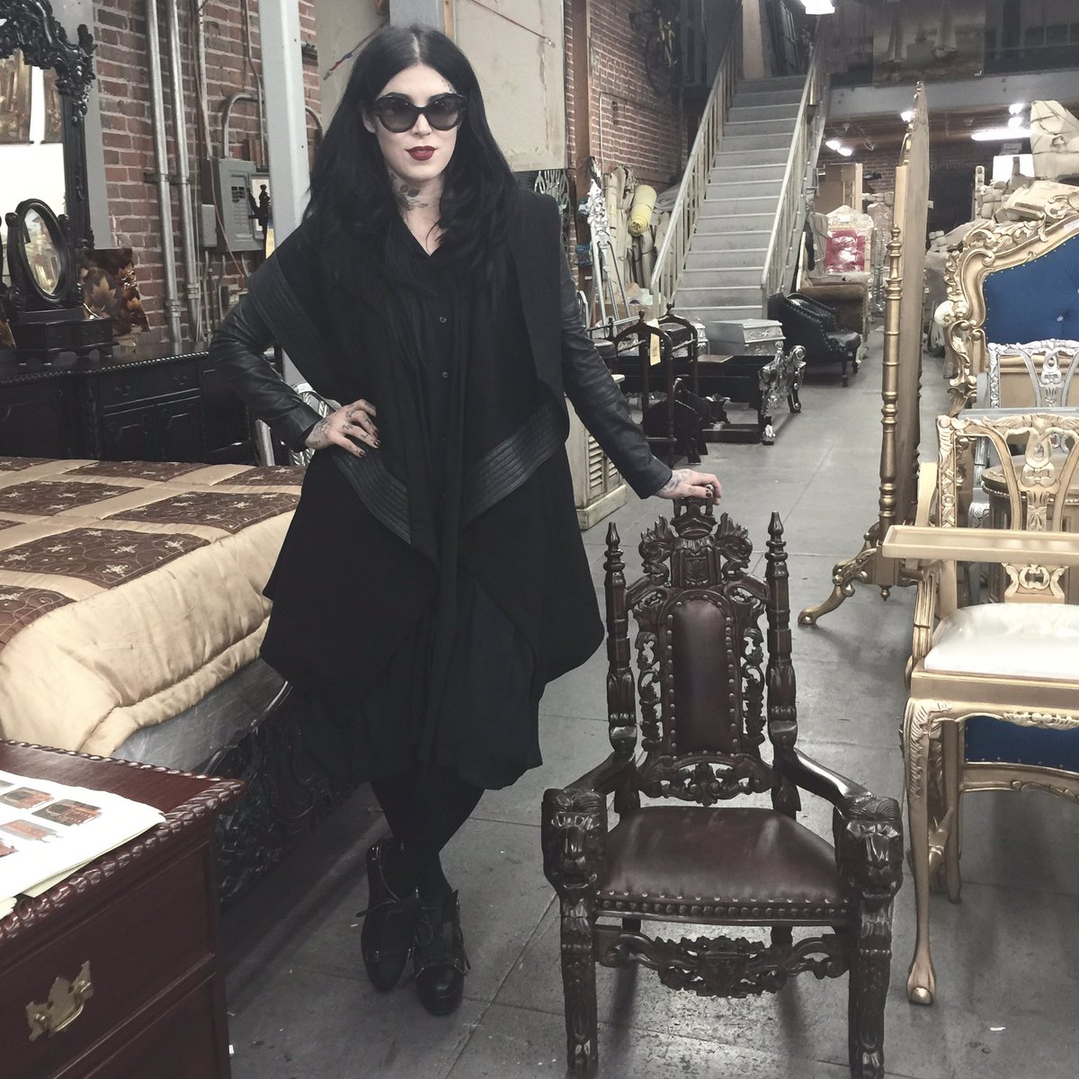 thekatvond's tweet photo. A hand-carved miniature version of my throne for my little kitty cat, Piaf?  I'll take it. https://t.co/Nl6c4Is64e