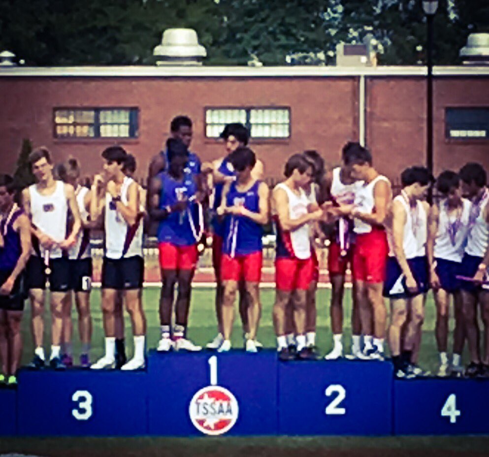 leighgilliland's tweet image. Golden! TSSAA Div.2 State Champions 4x800relay team!
@OwlBuzz @milesplit @tnmilesplit @musowlad