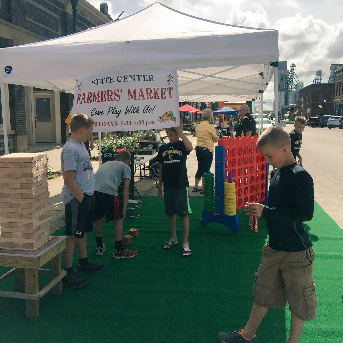 StateCenterMrkt's tweet photo. Come play with us! State Center Farmers Market opens tonight! 5:00-7:00 on Main Street. #shopLocal #ComePlayWithUs https://t.co/qMpkCkZinW