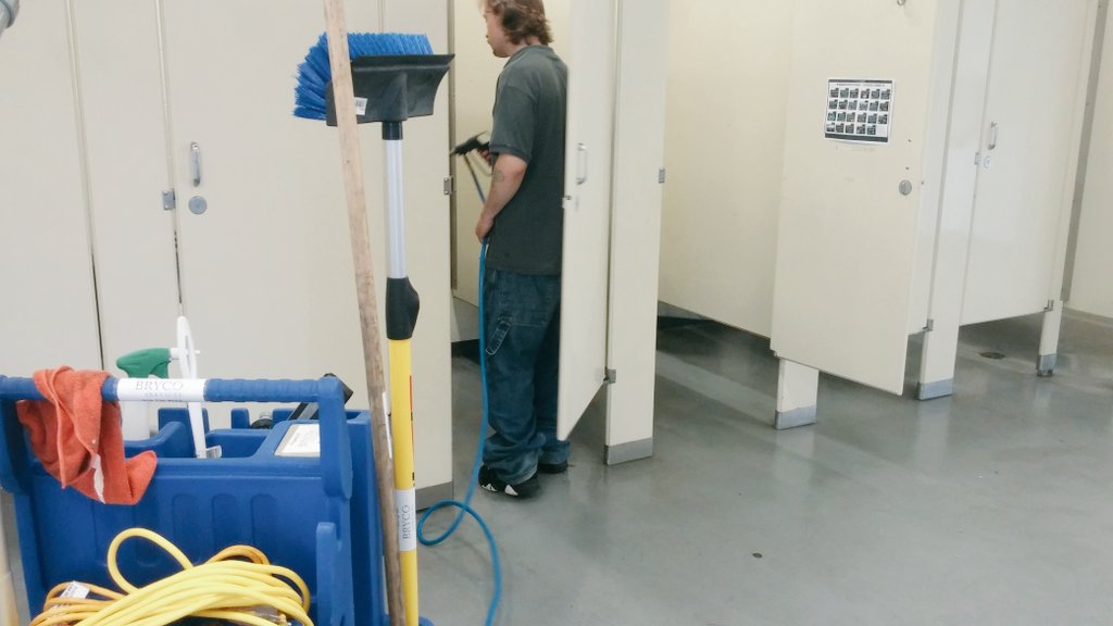 Testing out the #hillyard XP <a href="/railcats/">Gary SouthShore RailCats</a>