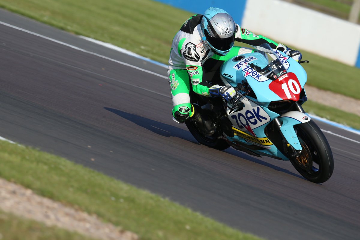 DucatiCup's tweet photo. Top 3 #DucatiCup Round 3 qualifiers
1. Leon Morris: 1'34.938
2. Robbie Brown: 1'35.499
3. Sean Neary: 1'35.567 https://t.co/dCiGOdpNUc
