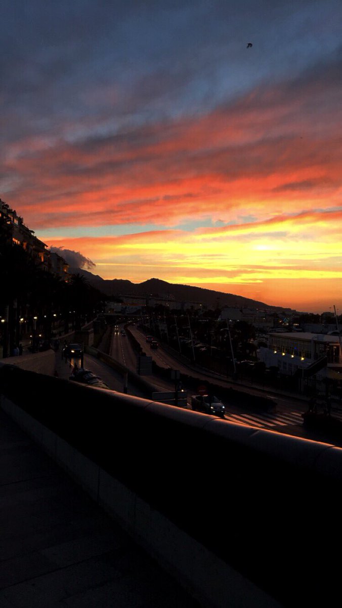 DuniTenorio's tweet photo. Sunset. https://t.co/vBirzSosMI