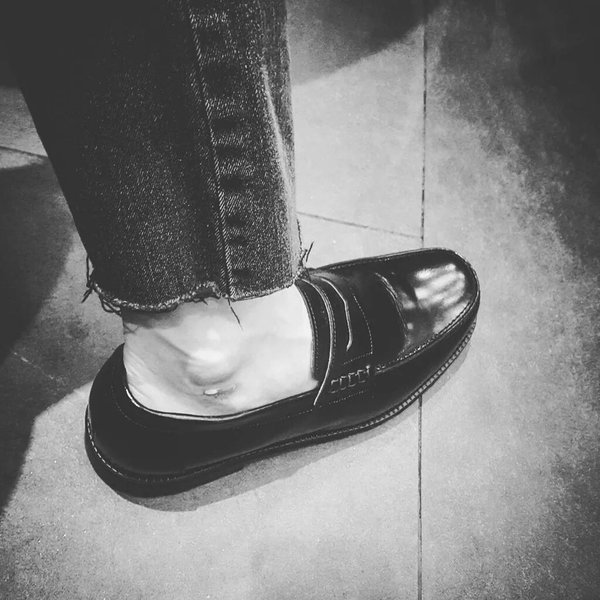 BlockB_Echoes's tweet photo. [160527 B-Bomb] J’essaye de sympathiser avec mes nouvelles chaussures #Cloques #Douloureux T_T T_T T_T https://t.co/EOOqOVGSDn