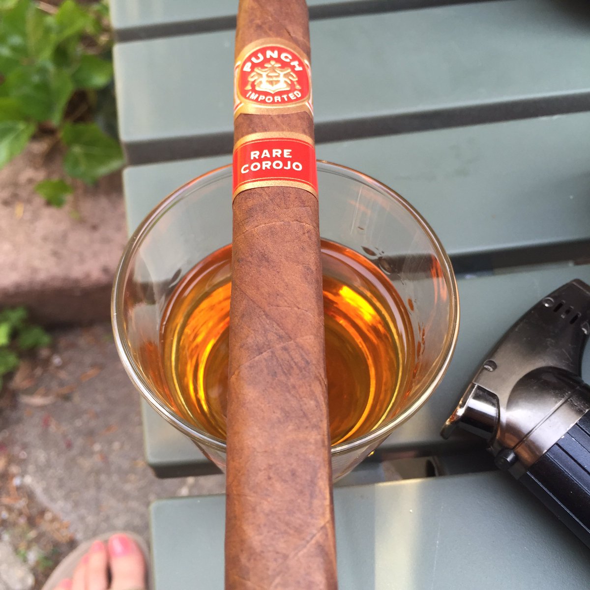 #smokin @punchcigars #rarecorojo with @flordecana & it's hot in #NYC 89 @HN_JAD @PistolCliff @CigarChairman