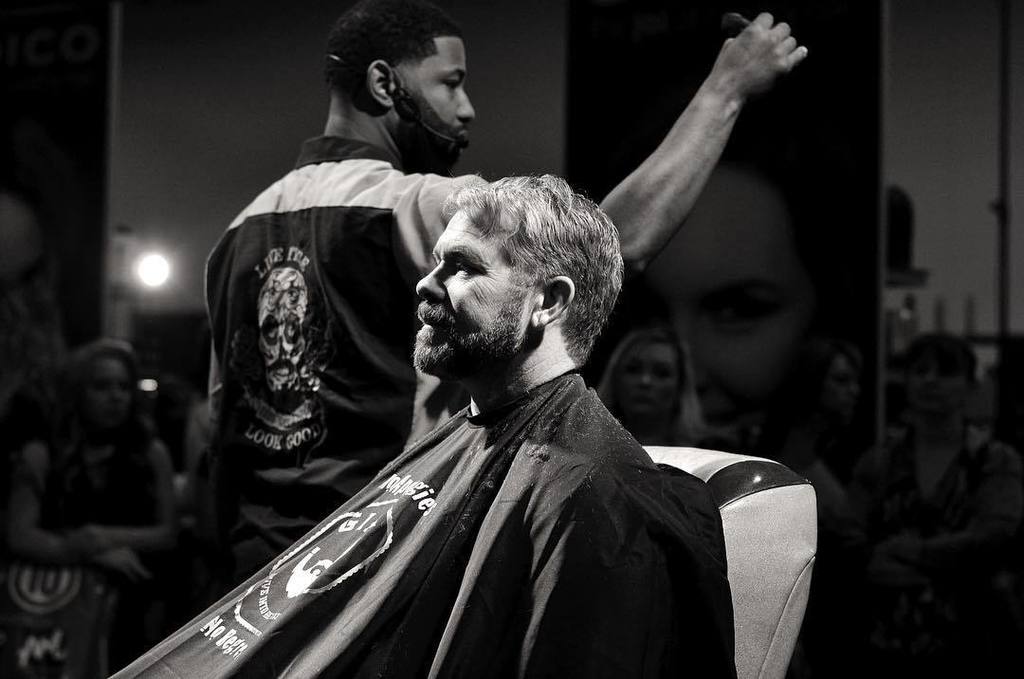 GIBSGrooming's tweet photo. Let the grooming begin. #LiveFreeLookGood #gibs https://t.co/BUINQpJ3mv https://t.co/jKRnfaNVqi