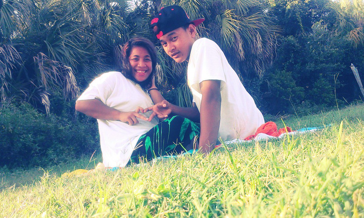 sofiania712's tweet image. Meet my so bro love it