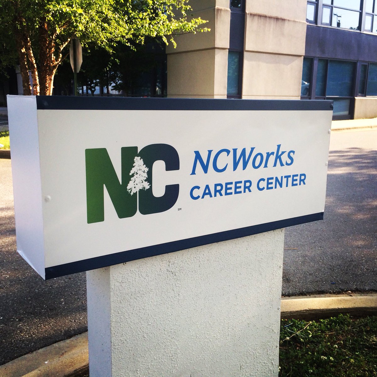 MtnAreaWorks's tweet photo. New signs at Asheville NCWorks Career Center @NCCommerce @abtech_cc #NCWorks #MtnAreaWorks #NowHiring #GreatJobs https://t.co/VmHL99LruT