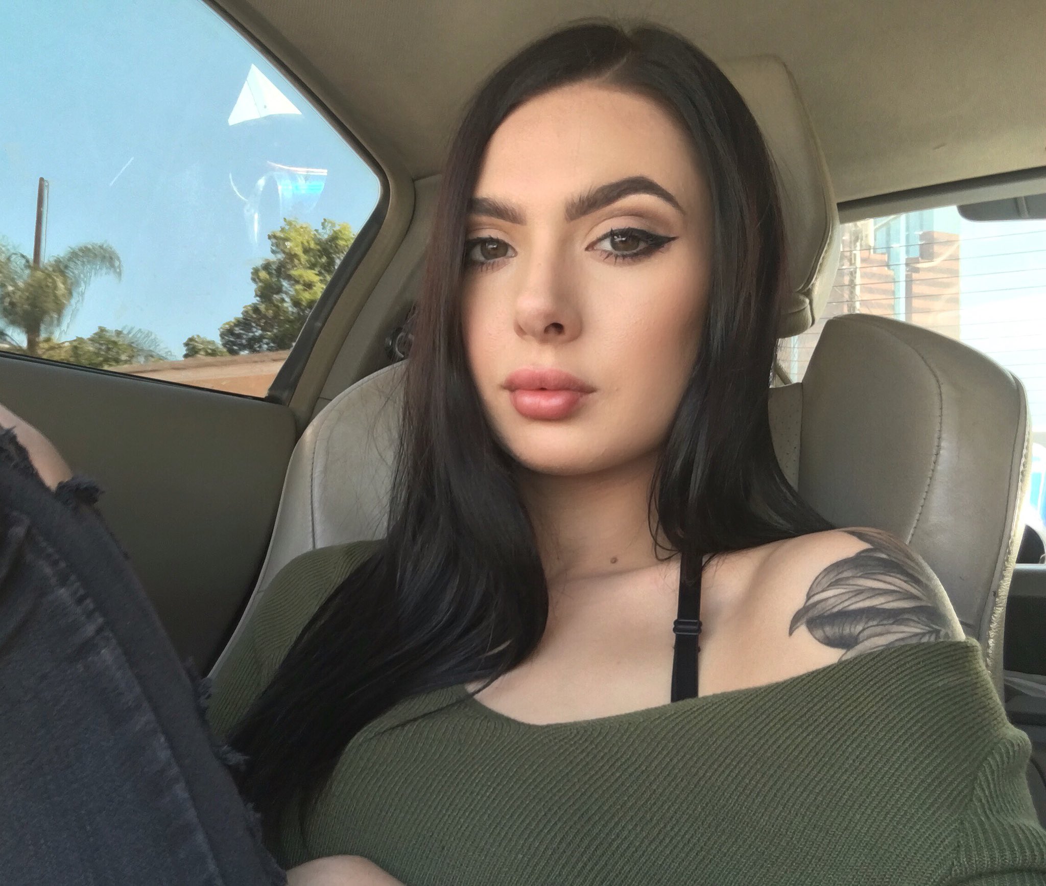 Marley Brinx on Twitter.