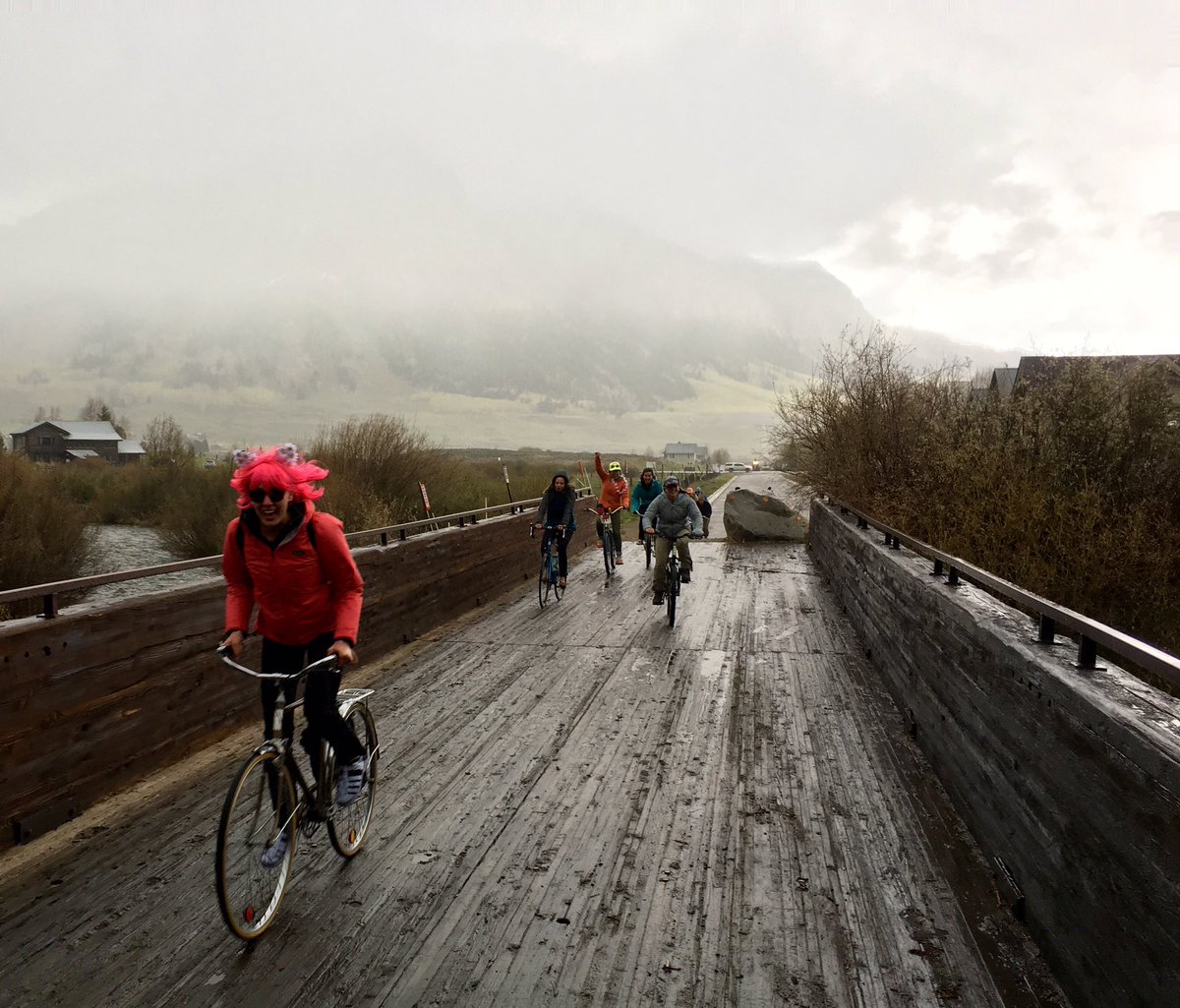 BrianBarker's tweet photo. 39° and a rain/snow mix as we scout the route for #BridgesoftheButte fundraiser for @AdaptiveCB. #cowx https://t.co/VfWXwnzm74