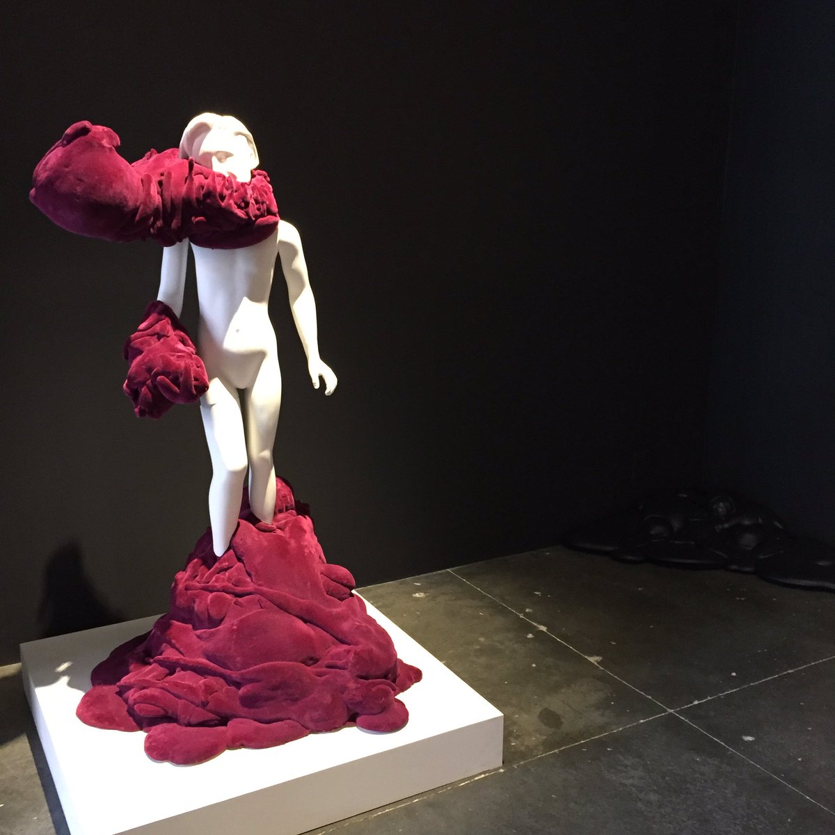 nomduhgloom's tweet image. worth the distraction. From  #desireobtaincherish &quot;Servant to Infinite Distraction&quot; at #UnixGallery til 6/18