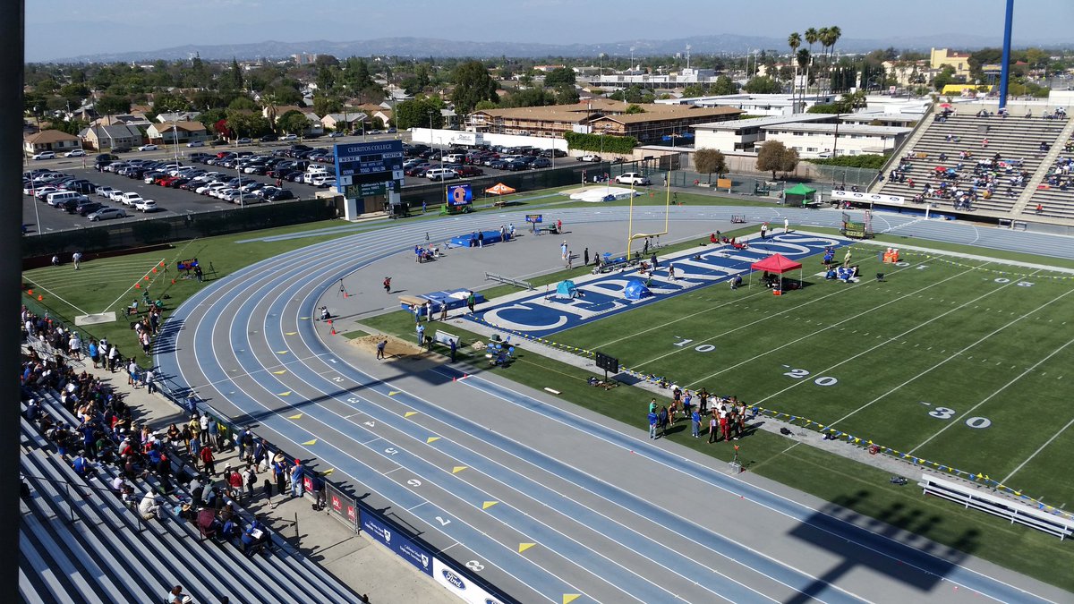 donalpearce's tweet photo. Field events have begun & running events are 90 min away! #DyeStatCAL #RunnerSpace #CIFSSMasters https://t.co/RE4tqjVP1D