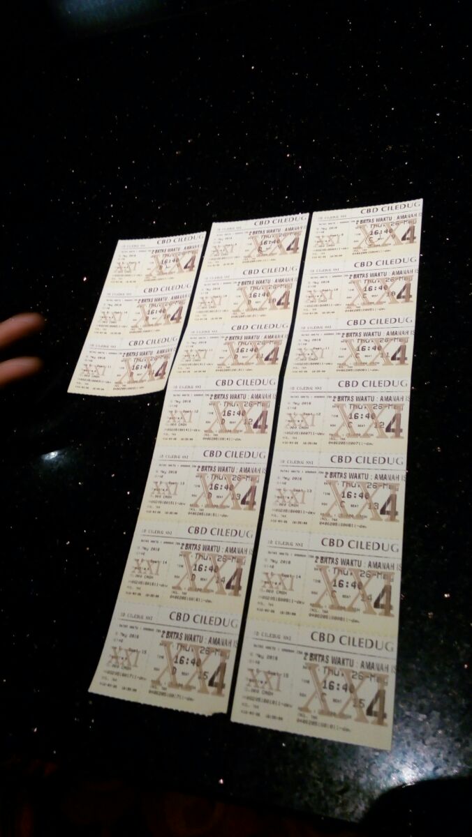 kopifenomena's tweet photo. https://t.co/gC3B90BgUL Anda mau nonton dmana? #Film2BatasWaktuNowShowing @tirtasiregar1 @2bataswaktu @korantempo https://t.co/bfWpJRdXYn