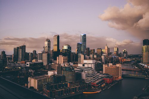 #Photographer Daniel Borghesi captures  the Melbourne city at dusk. visit his page here! ht.ly/Rjv4300FAsL