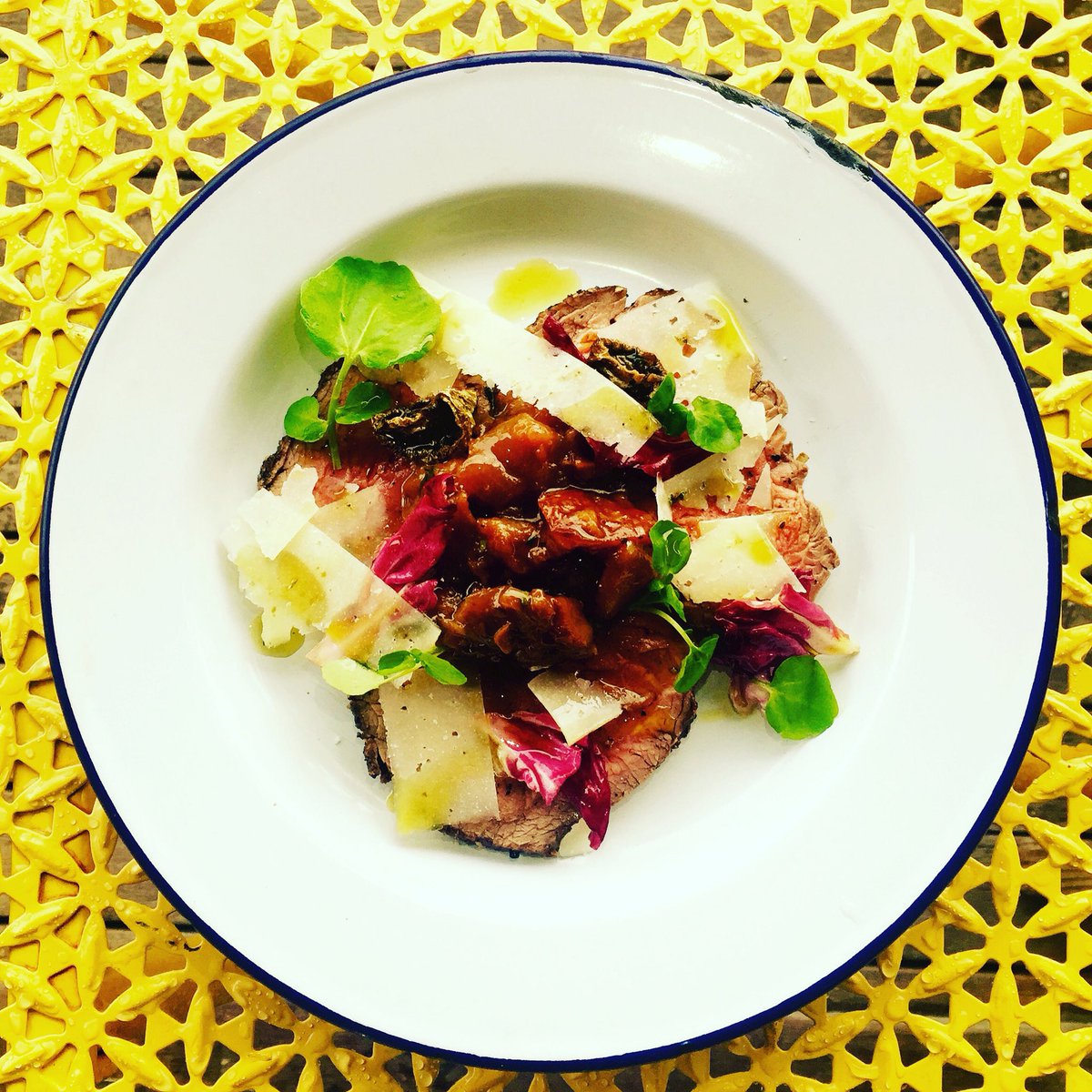 Seared eye fillet pear chutney green tomatoe #brunch <a href="/qftravelinsider/">Qantas Travel Insider</a> <a href="/TravelVictoria/">Travel Victoria</a> <a href="/FoodCornish/">Richard Cornish</a> <a href="/EpicureATtheage/">Epicure@theage</a>