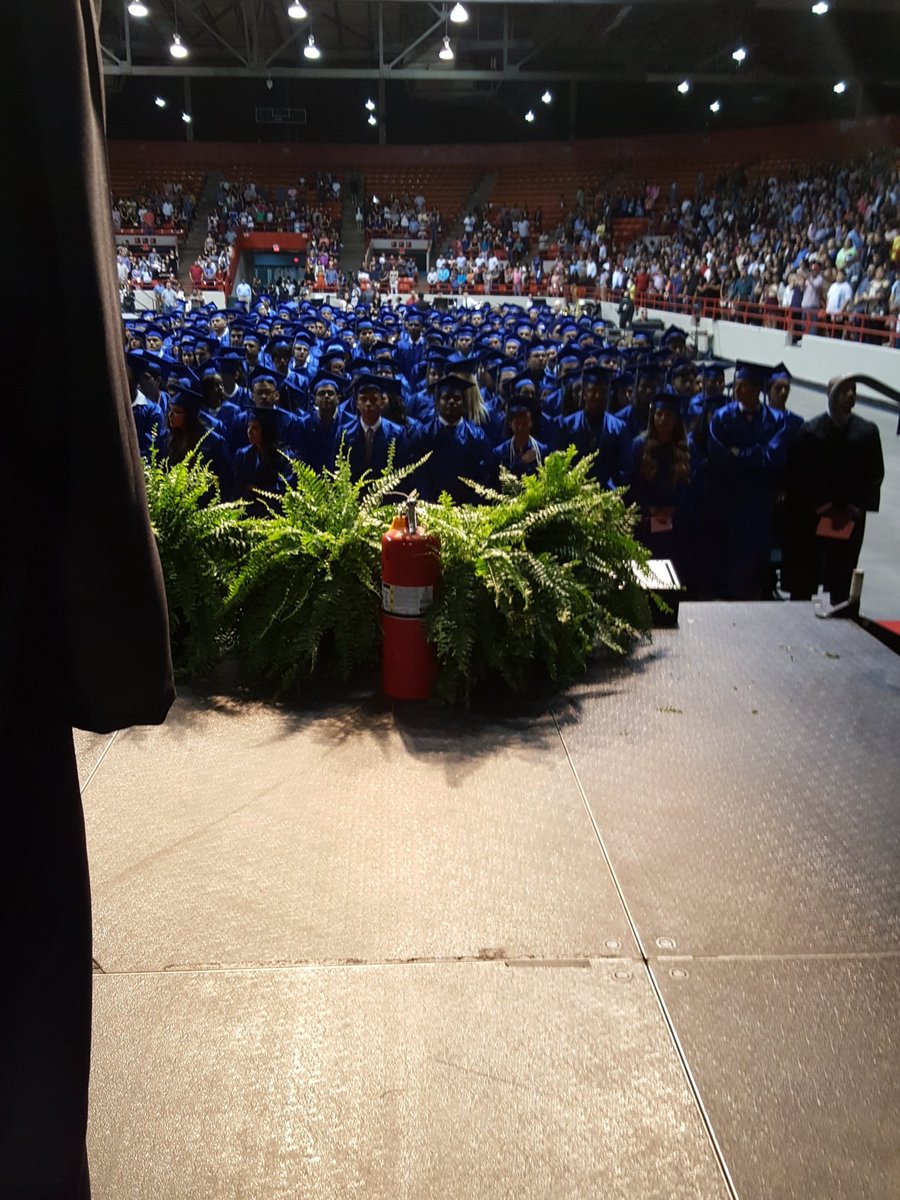 CesarChavezHS's tweet photo. #OnlyAtChavez https://t.co/vaCUm7EOo4