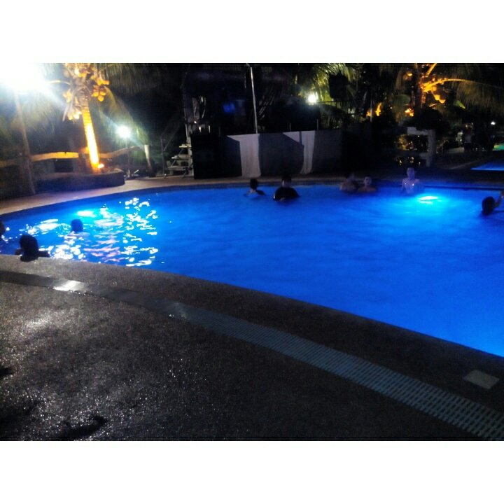 anavanessatrin5's tweet photo. Swimming pool https://t.co/BybKpAWGOt