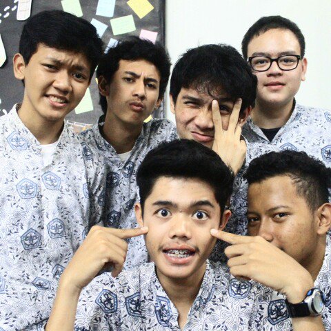 RiskiAdityaP's tweet photo. @soctwo24 yg ganteng mana suaranya https://t.co/SSGs21FXkg