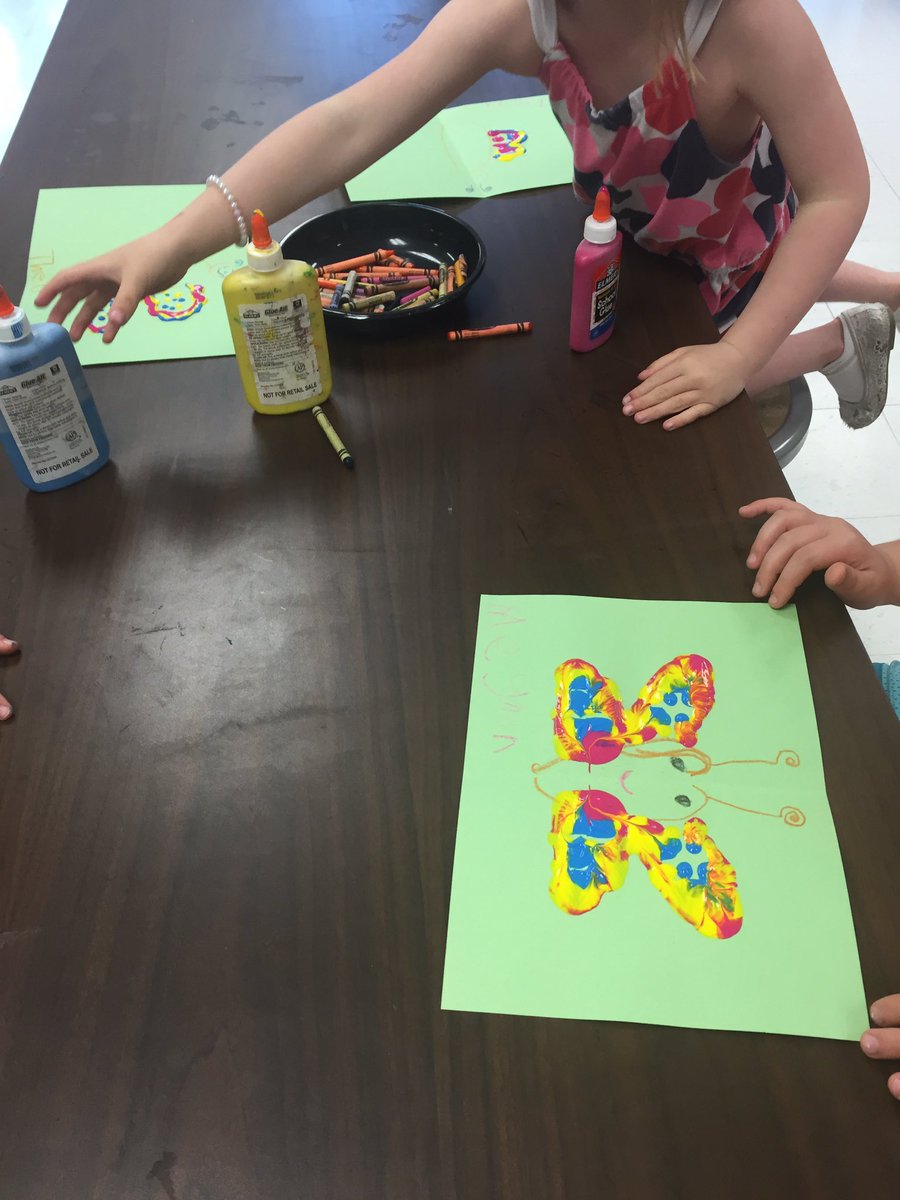 warrenschoolart's tweet photo. This week in art: K symmetrical butterflies, 1st scratch art Wild Things, and 2nd Solid/Liquid Lab. https://t.co/mkgMaRkYov