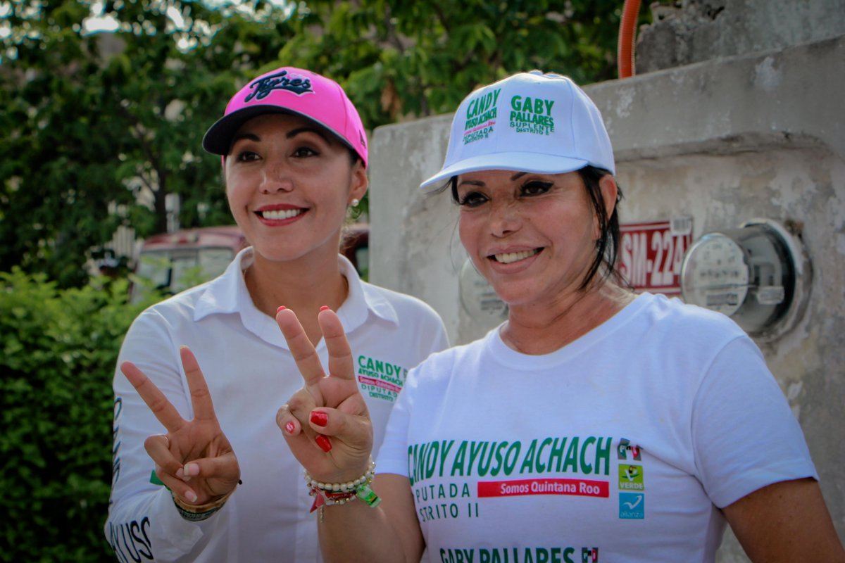 CandyAyuso's tweet photo. Esta tarde refrendé mi compromiso de impulsar más capacitación a jóvenes y adultos por un mejor futuro. #VotaPRI https://t.co/5meSLVnpJM