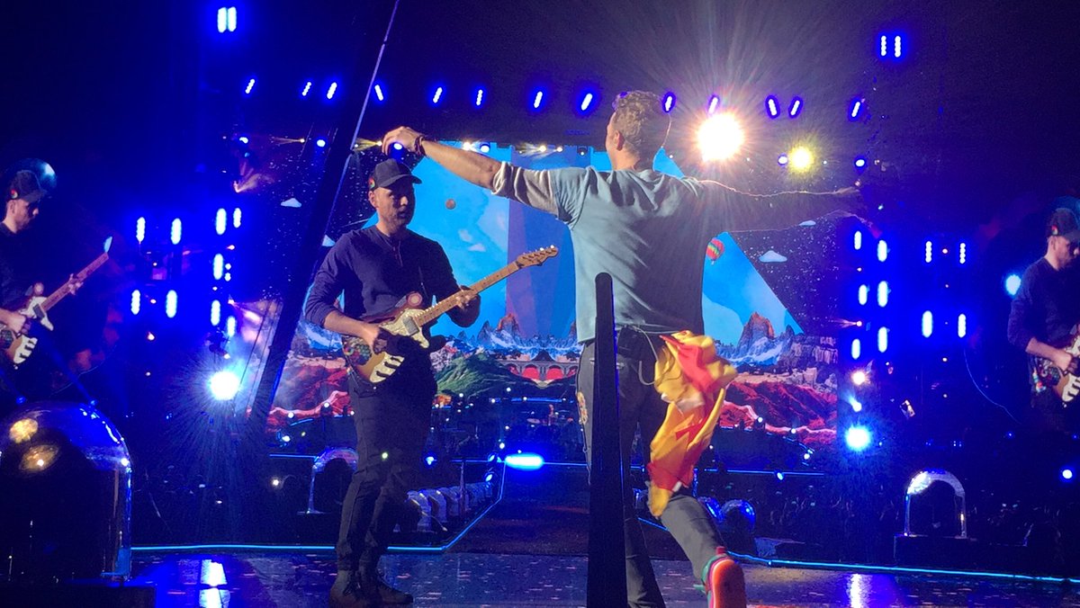 bbeiroa's tweet image. #ColdplayBarcelona @yaiigarcia @Albunix
