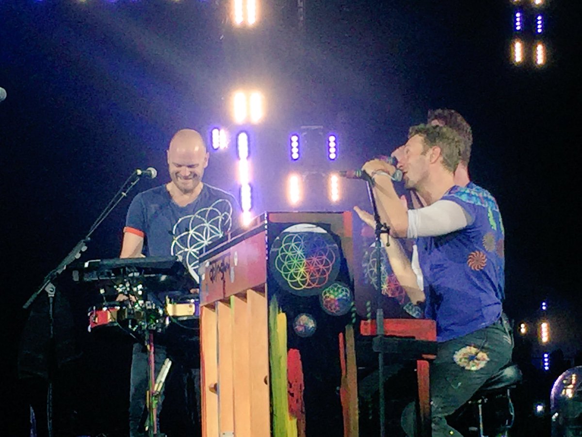 bbeiroa's tweet image. #ColdplayBarcelona @yaiigarcia @Albunix