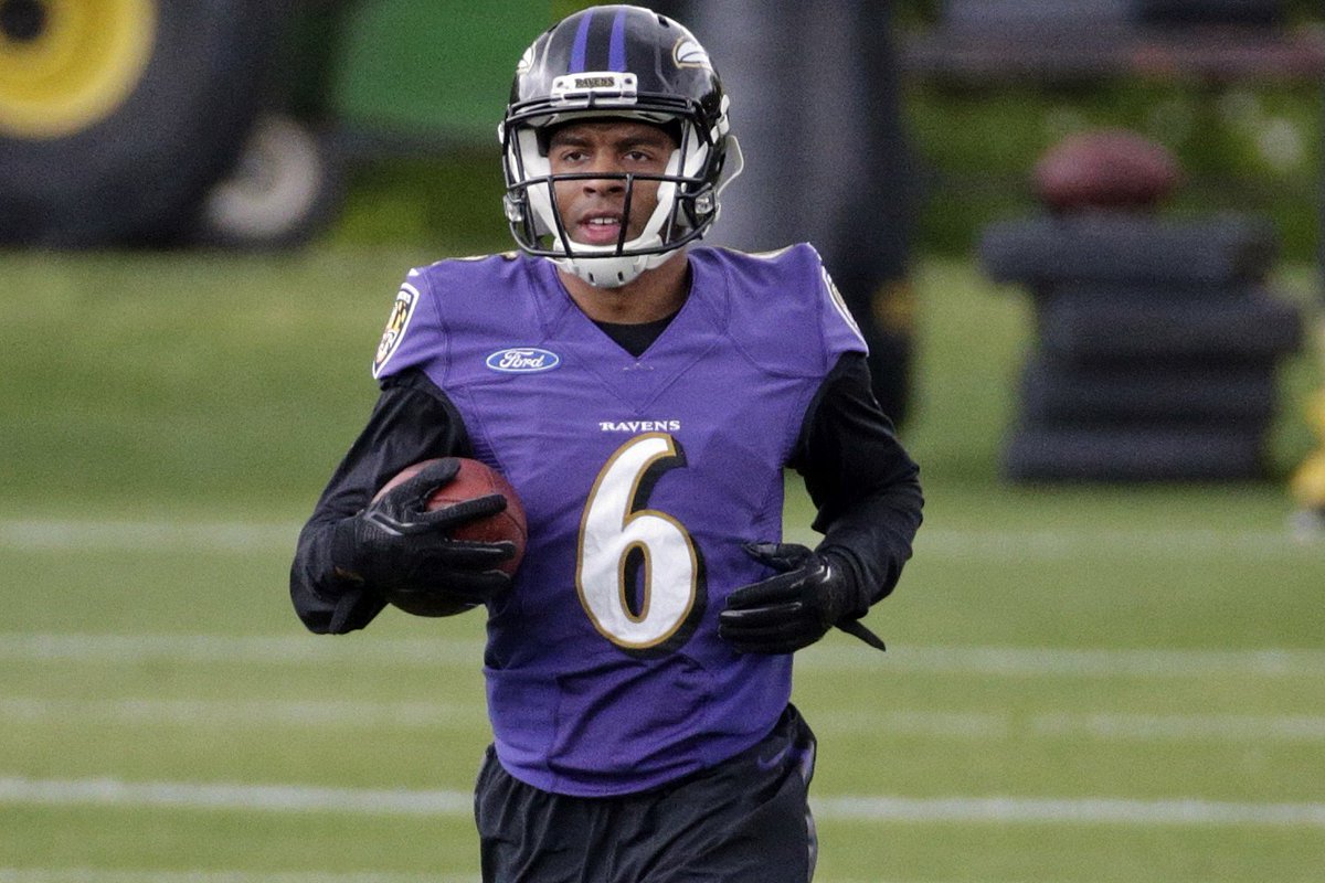 Sports_GamingUS's tweet photo. Keenan Reynolds Cleared to Play in NFL by US Secretary of Defense Ashton Carter https://t.co/TAXLRw428X #Football https://t.co/65jonHqoXH