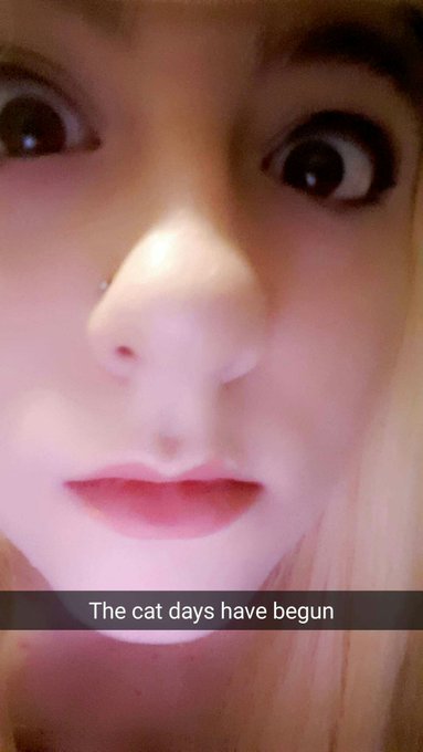 When u take this shit song so seriously i makes you cry so u ha e to bury ur emotions in weird snaps<a href="/tag/mvdoubletrouble"class="tags"><span>#mvdoubletrouble</span></a>