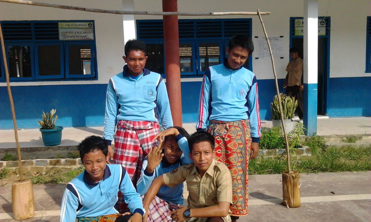 Fajaruddin_16's tweet photo. Masa Masa sekolah,,,,,  😏 https://t.co/49NRzkEr2v