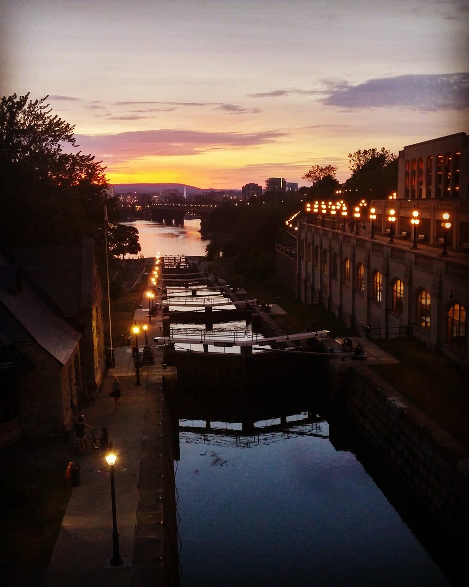 EliasBHage's tweet photo. Easy to forget some of the cool sites in our city,  #ottawa #ottawasunsets https://t.co/XvNnKJqbx3