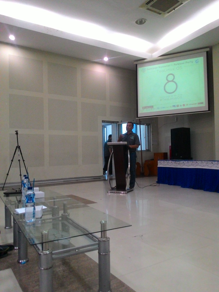doscomedia's tweet image. #TeaLinuxOS sambutan dari pembina sekaligus salah satu founder doscom yg selalu menyegarkan ^^