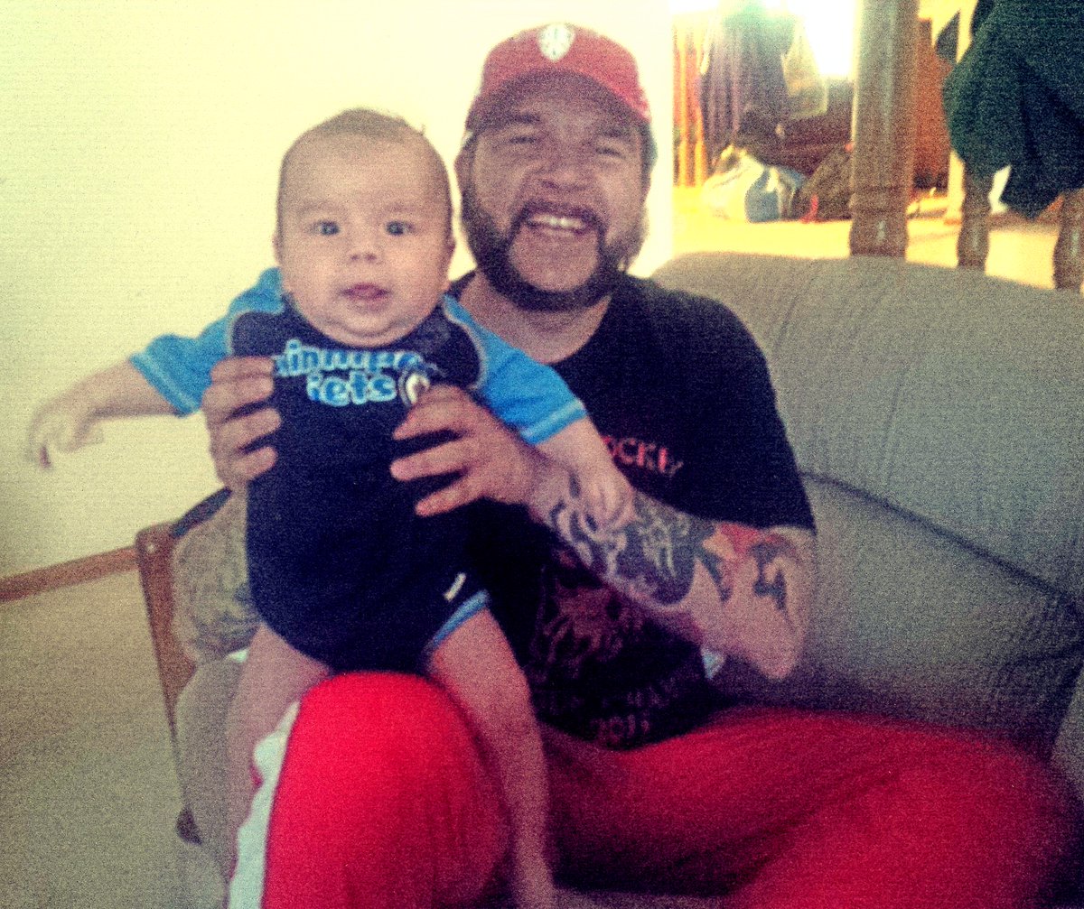 Big_G_09's tweet photo. Good to be home to watch the game with #Buddy 🚼 #GoRebelsGo 👏 #MemCup2016 https://t.co/C7IBOVw9Yt