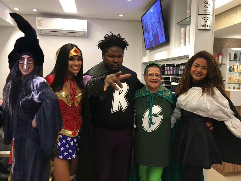 rickcomenta's tweet photo. só faltou a Ana GeronikFantasiados https://t.co/IYyCJ84K9e