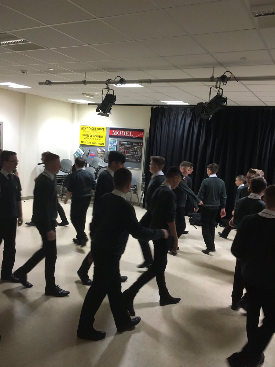 Model_LFLW's tweet image. Year 10 and 12 embarking on a very exciting project about #orangefest with Dan Gordon