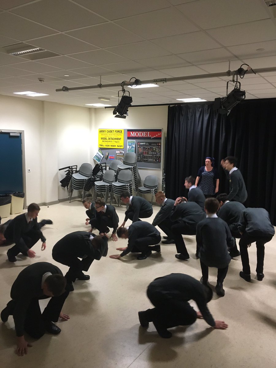 Model_LFLW's tweet image. Year 10 and 12 embarking on a very exciting project about #orangefest with Dan Gordon