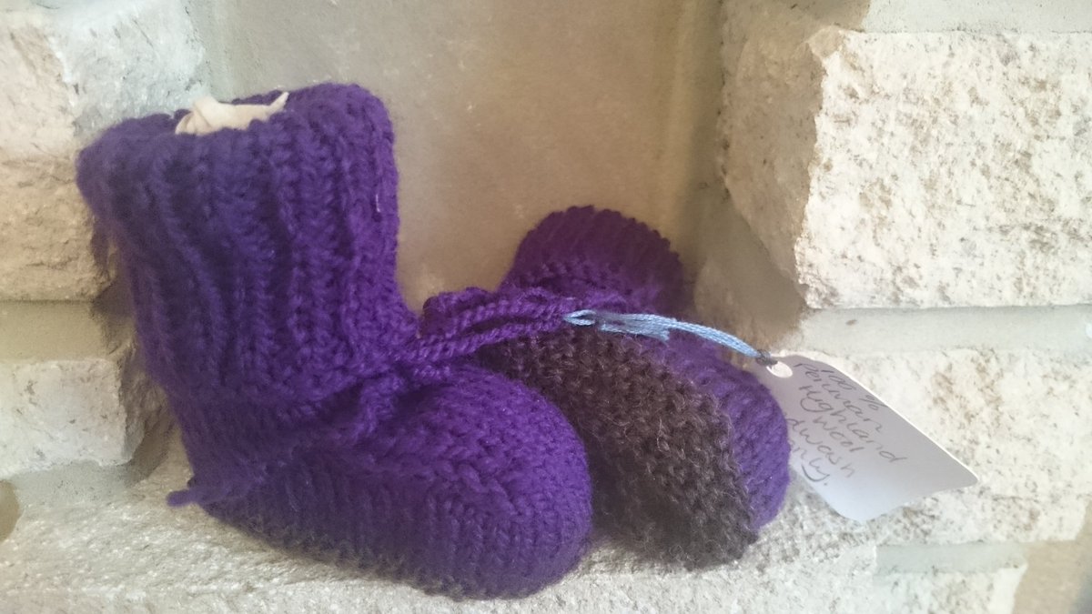 Blazing_Needles's tweet photo. baby snugs, made from #peruvianwool, great for sling walks and buggy rides #etsyuksellers https://t.co/XLZ1ShXF64 https://t.co/hZvb4zqF8B