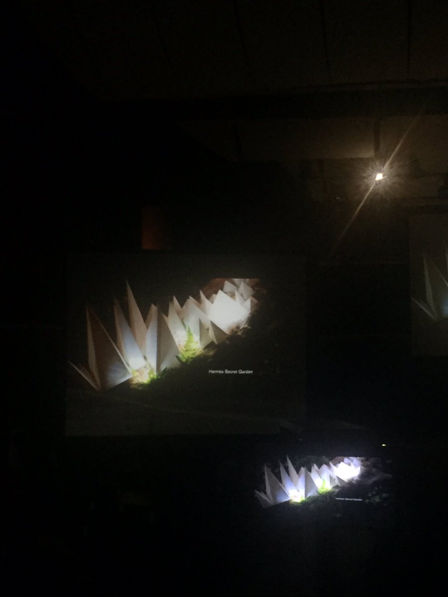 9. Lekker menunjukkan beberapa instalasi yang mereka buat, saah satunya adalah Hermès Secret Garden