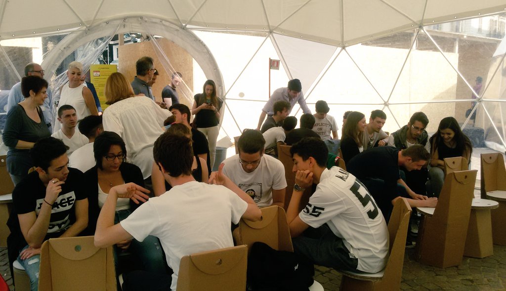 carlettab's tweet photo. #supernova16 non poteva iniziare in modo migliore.. un sacco di #talento @yes4to @progettorena @FestSupernova https://t.co/DJcv1oiuvL