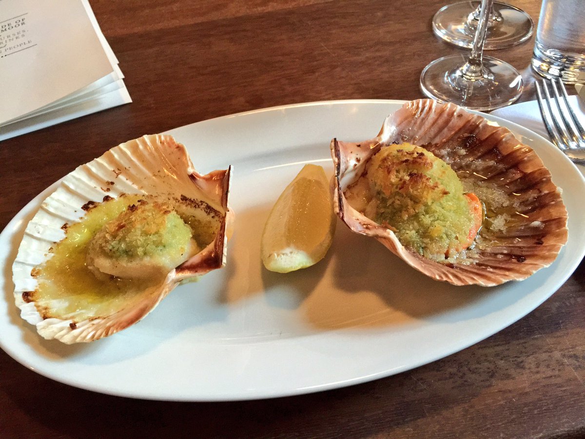 GordoManchester's tweet image. Gordo's week: #whatweatemcr GordoGo scallops at @HawksmoorMCR @HawksmoorLondon soft white farmhouse bread next pls 😗