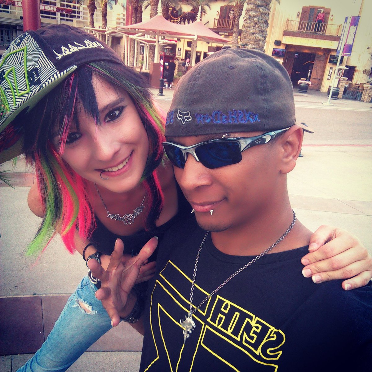 Over_NowMK's tweet photo. Crazy night starting with @mk_cassie  comicon only a few days away. #comicon #rainbowhair #creativeminds # https://t.co/89RPN8TeJl